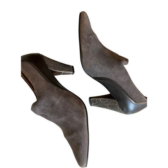 Donald J Pliner Gray Suede Heeled Low Pointed Toe Booties 9 - Picture 6 of 10